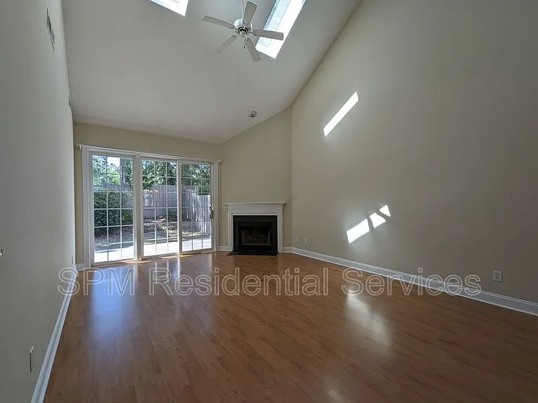 233 Racine Dr #18 — Photo 4