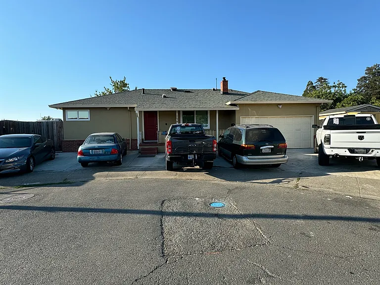 124 Halabuk Ct #2 — Photo 1