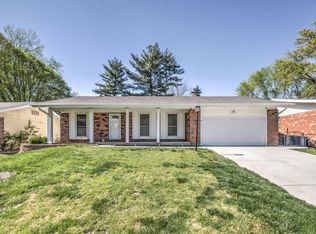 4419 Vandals Dr, Florissant, MO 63033
