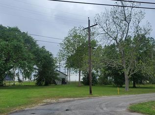 313 Pine St, Port Neches, TX 77651