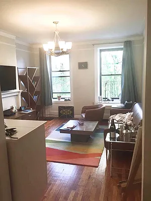 Rented by Victor Barbenes, LREB | media 1