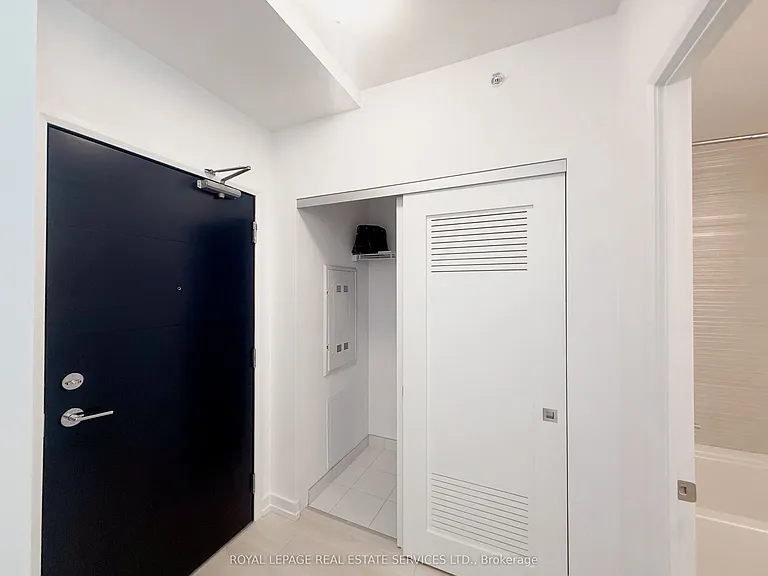 75 James St S #315 — Photo 18