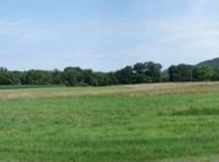 33 Hillside Rd, South Deerfield, MA 01373