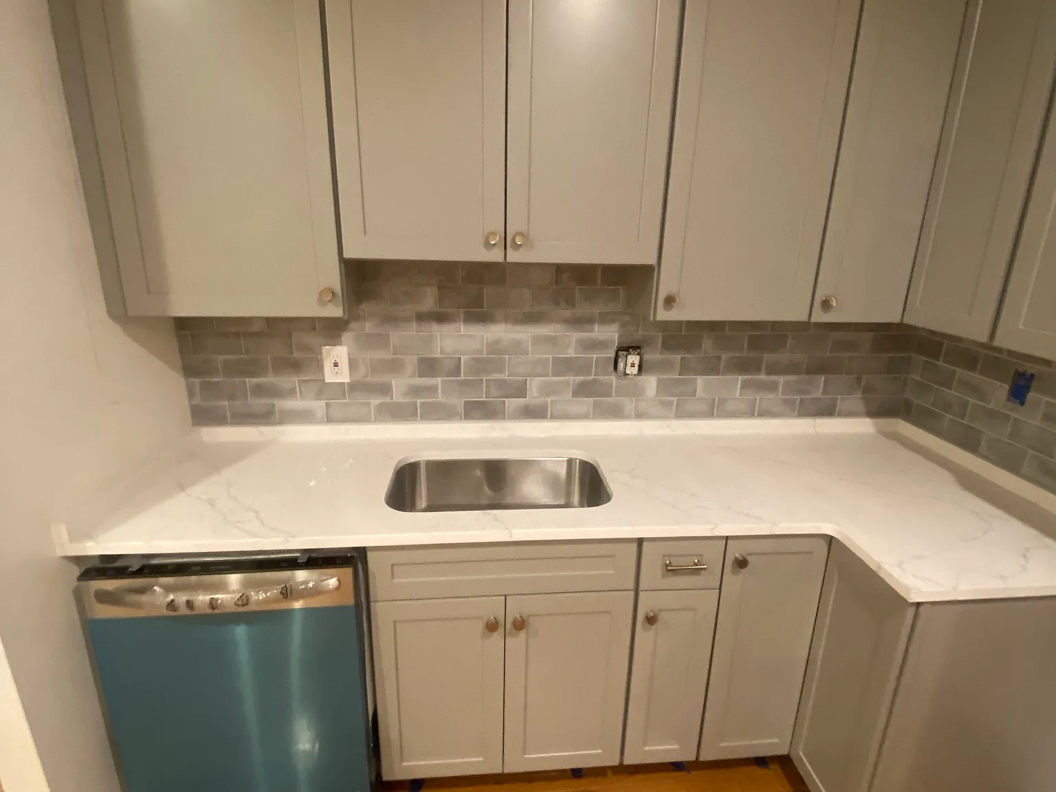 2 bed, 880 sqft, $4,000 — Photo 4