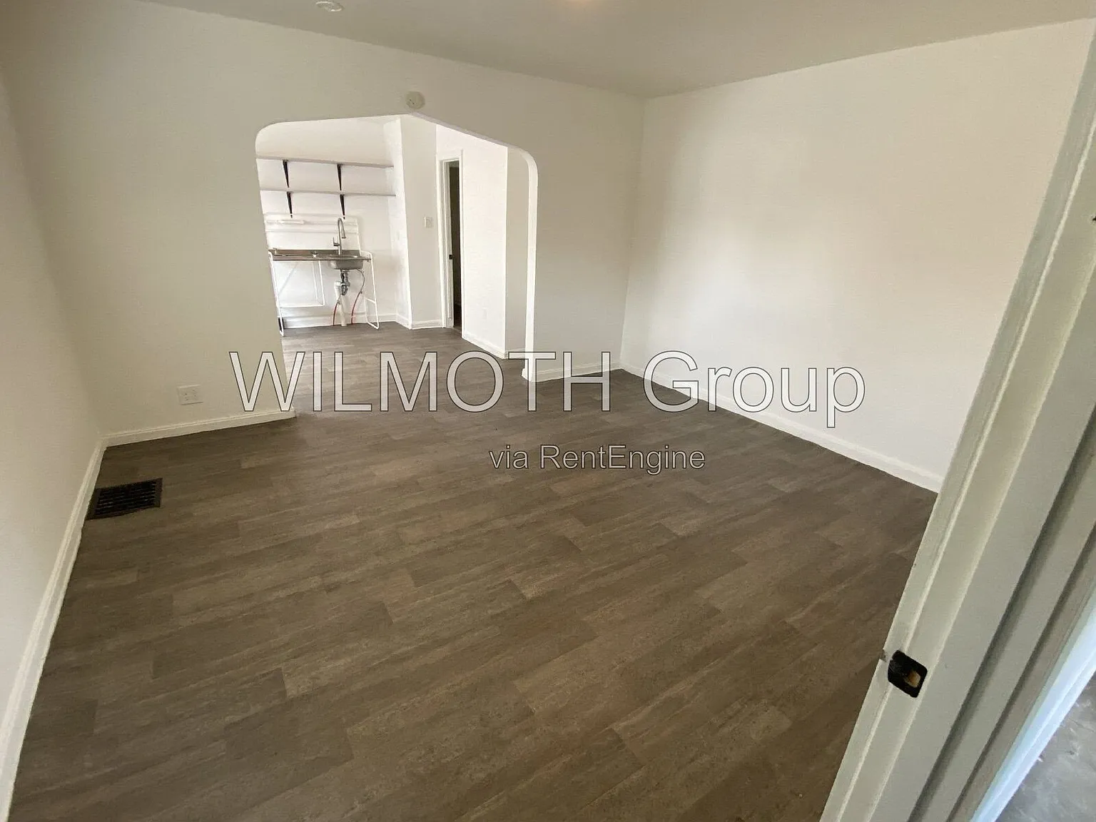 Studio, 1.0 bath, 450 sqft, $525 — Photo 2
