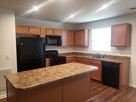 2nd image of 5 Maplestead Farms Ct