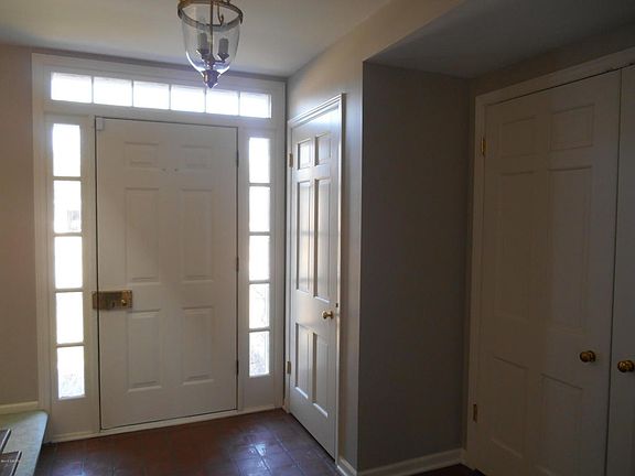 3rd image of 2511 Rockhill Dr NE