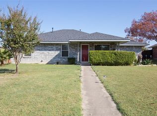 126 Lawndale Dr, Waxahachie, TX 75165