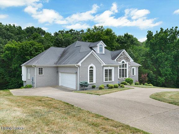 3rd image of 158 Oak Park Ct