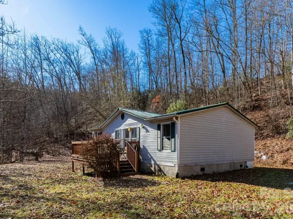 143 Hubert McCall Dr, Balsam Grove, NC 28708