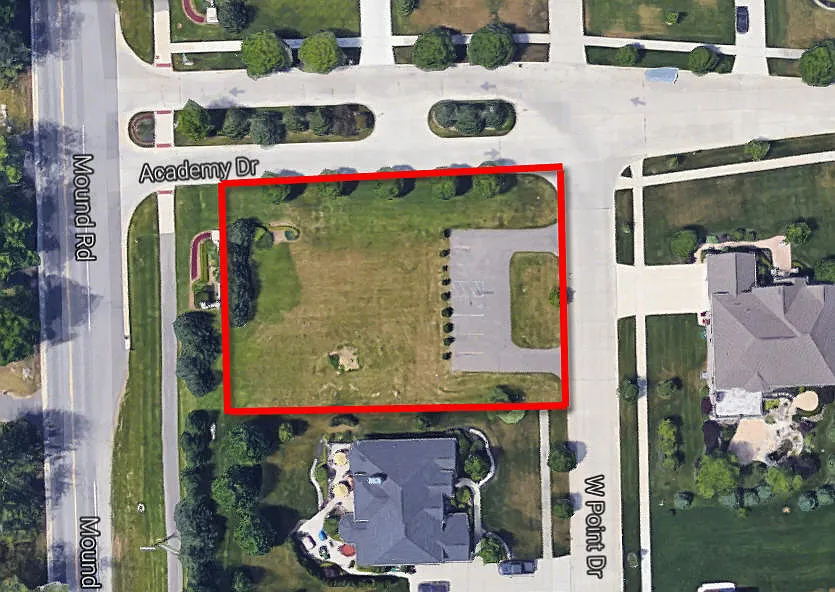 61787 W Point Dr photo 1