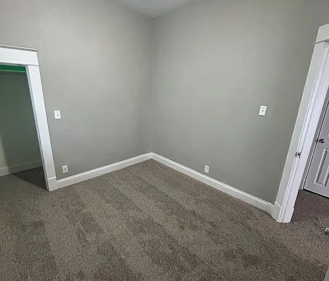 704 Walker St — Photo 11
