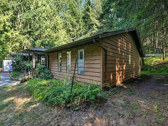 4th image of 2331 Renfrew Rd