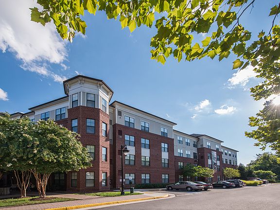 Spacious One- to Two-Bedroom Apartments in Lorton, VA