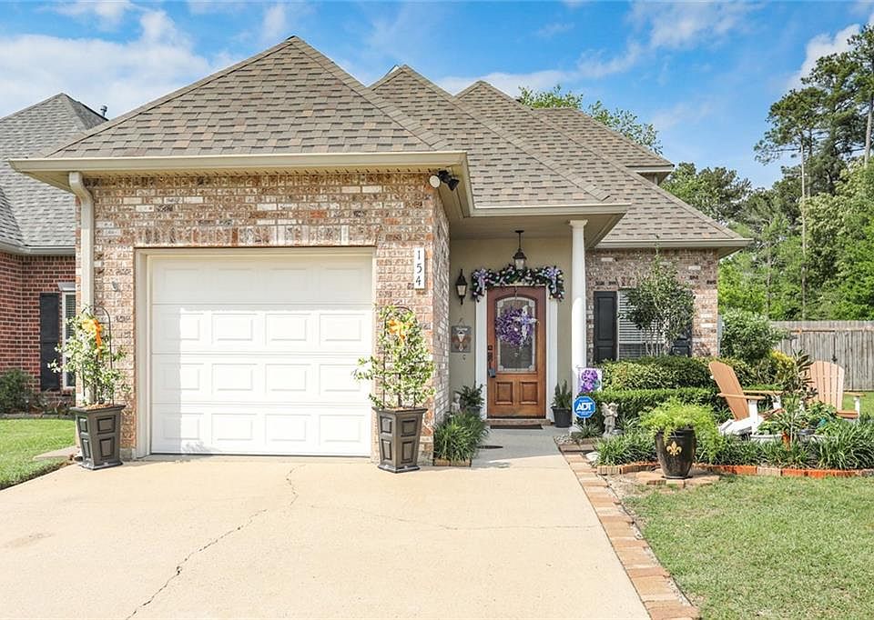 1st image of 154 Emerald Oaks Dr #33