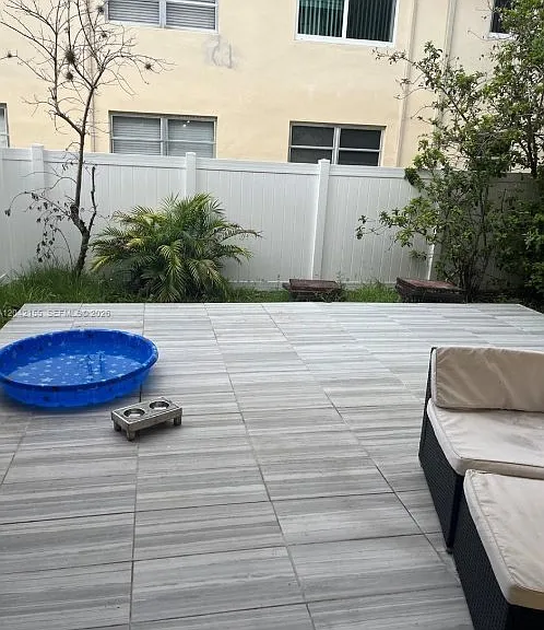 5347 SW 40th Ave — Photo 18