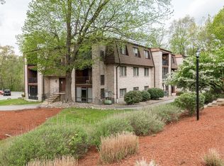 7 Greenbriar Dr APT 303, North Reading, MA 01864