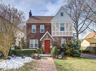 337 Rolling St, Malverne, NY 11565