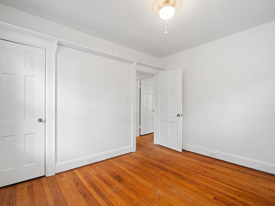 1st image of 517 Craford Pl #1