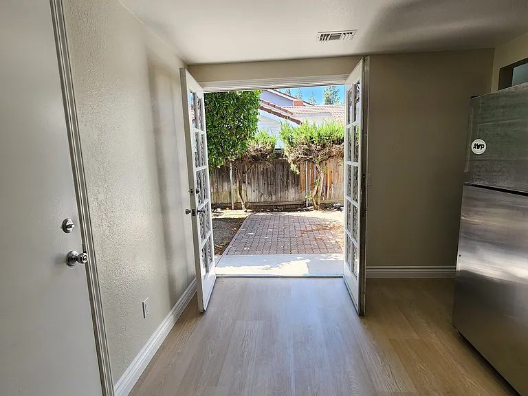 14104 Hillcrest Dr — Photo 10