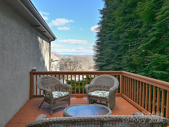 4th image of 70 Carriage Highlands Ct