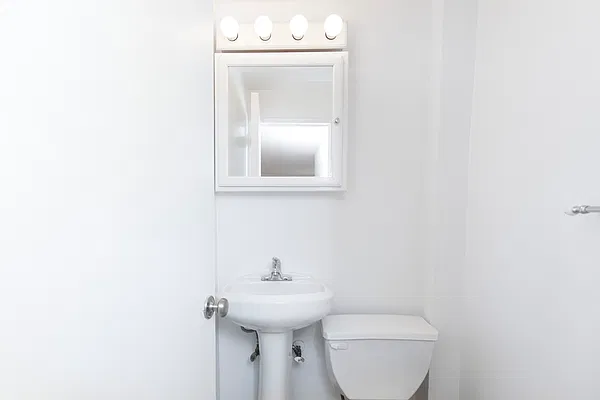 Rented by Stonehenge NYC LLC | media 8