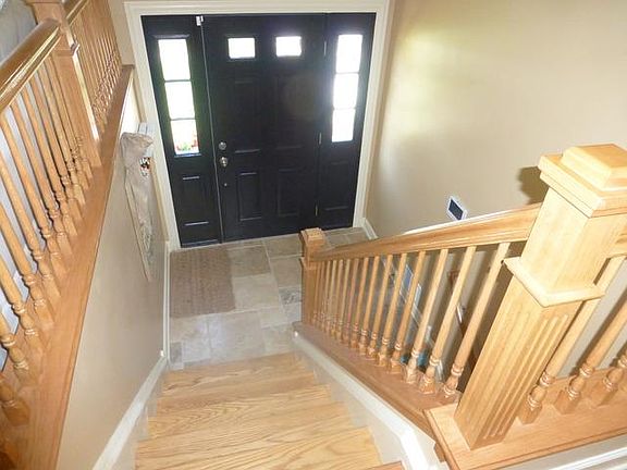 4th image of 20W573 Glen Ct