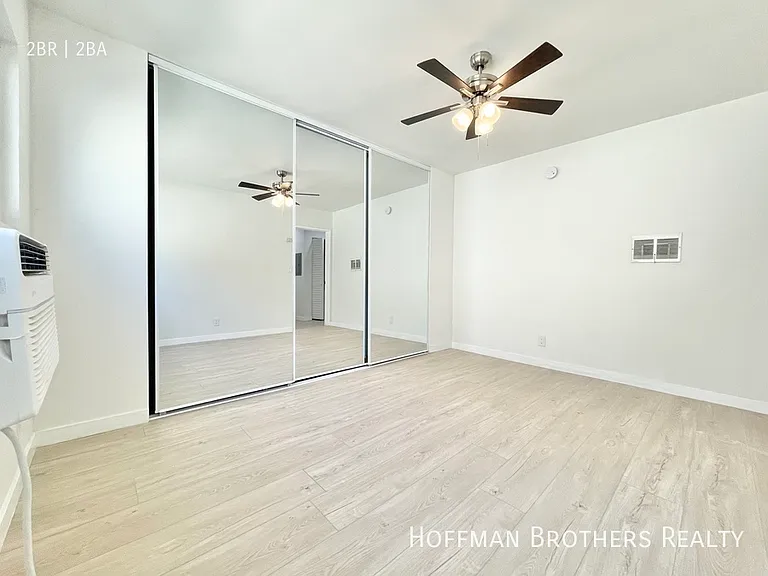 1017 Ocean Park Blvd #5 — Photo 11