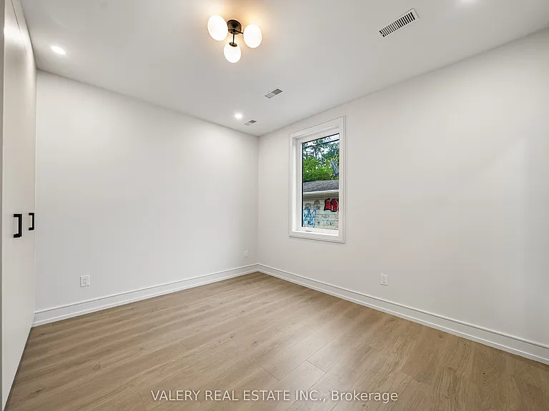131 Dovercourt Rd #LANEWAY MAIN — Photo 6