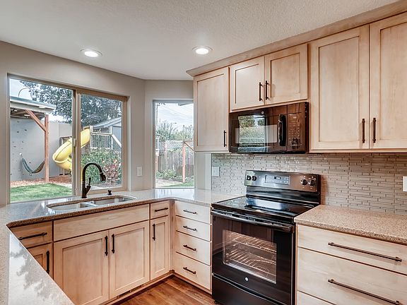 5th image of 21254 NW Cannes Dr