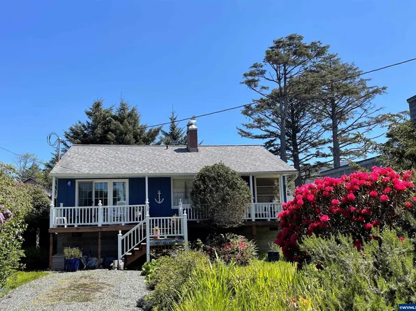 972 S Breaker Ave, Rockaway Beach, OR 97136