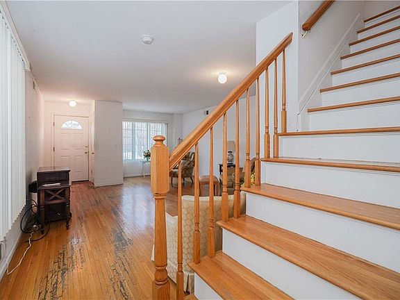 3rd image of 87 Burke Ave