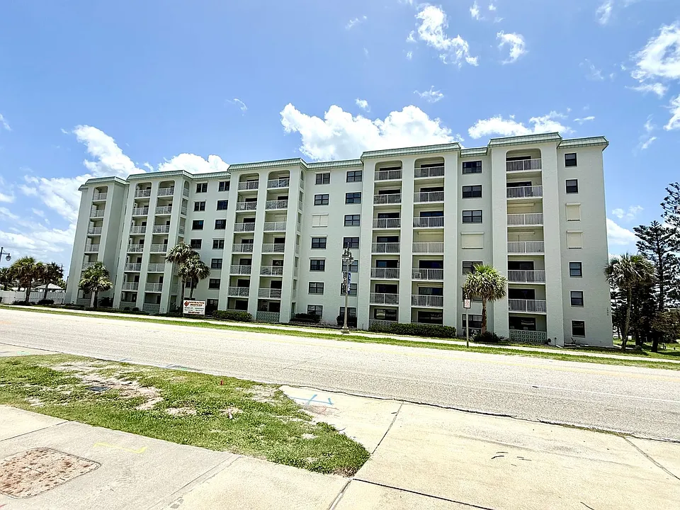 3800 S Atlantic Ave #105
