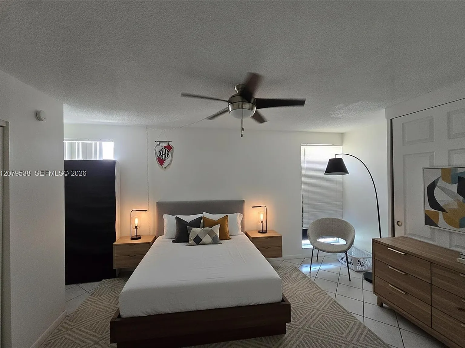 Bay Place Condo — Photo 4
