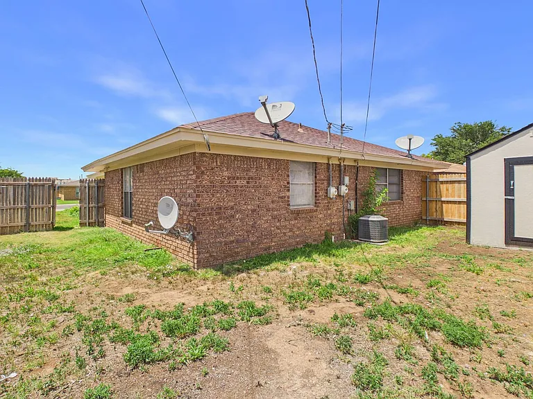 1929 Howard Dr — Photo 19