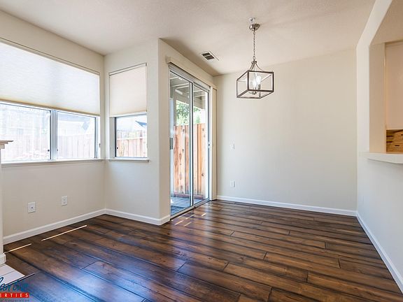 5th image of 333 Oaktree Dr #1403