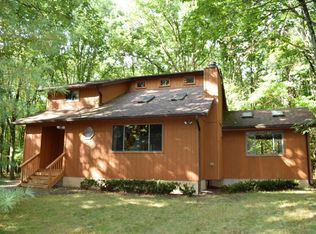 515 Shane Dr, Effort, PA 18330