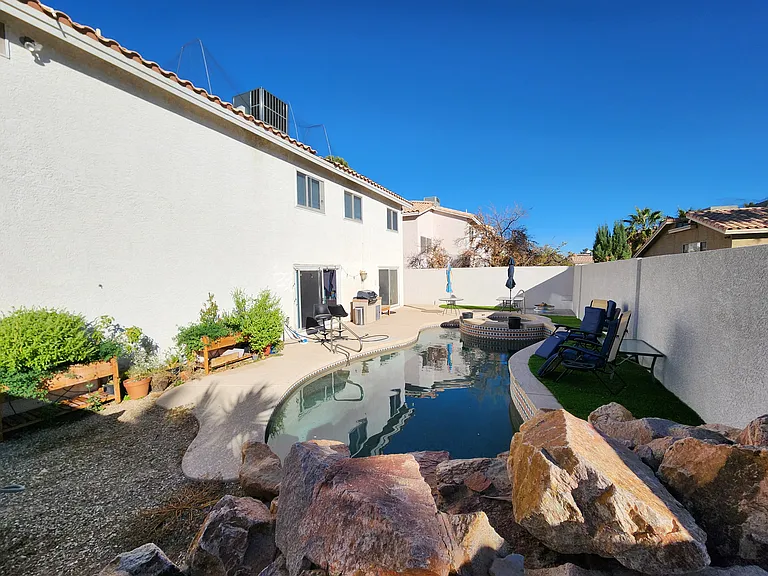 276 Terranova Ln — Photo 4