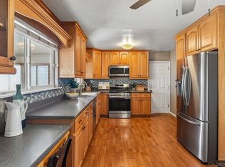 13416 Ripple Ln, Lakeside, CA 92040