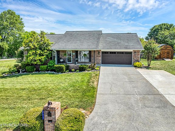 3rd image of 832 Misty View Dr