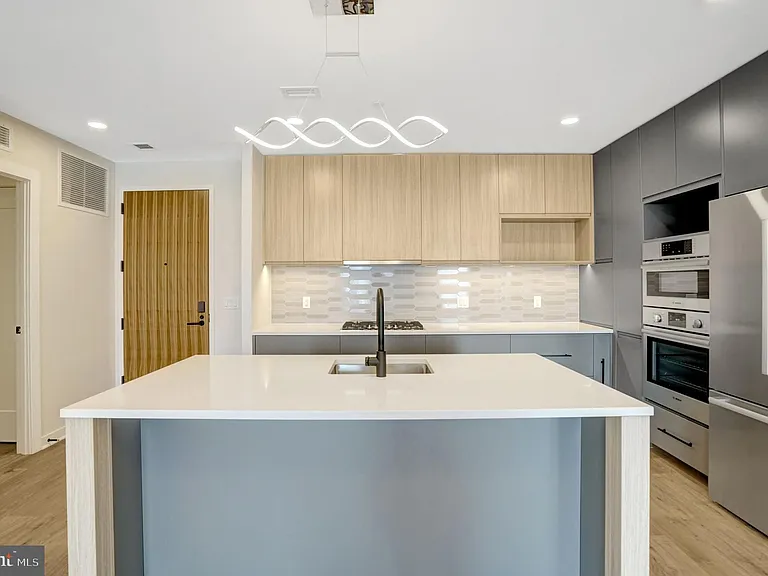 255 W Falls Station Blvd #510 — Photo 2