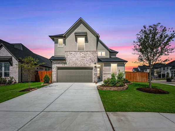 8002 Treetop View Dr, Fulshear, TX 77441