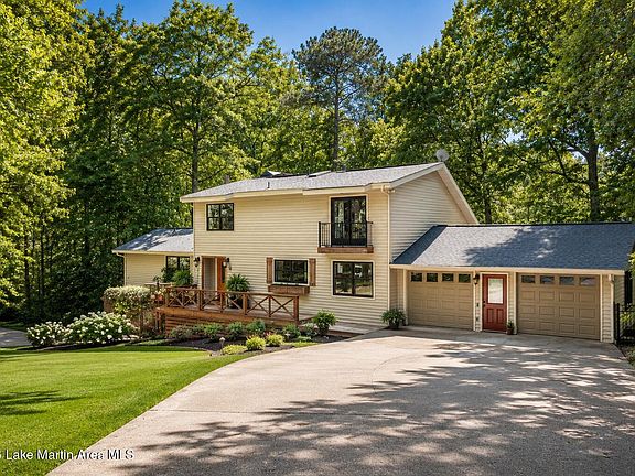 2nd image of 80 Stillwaters Grv