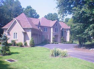 4 Summit Pl #A, Philadelphia, PA 19128