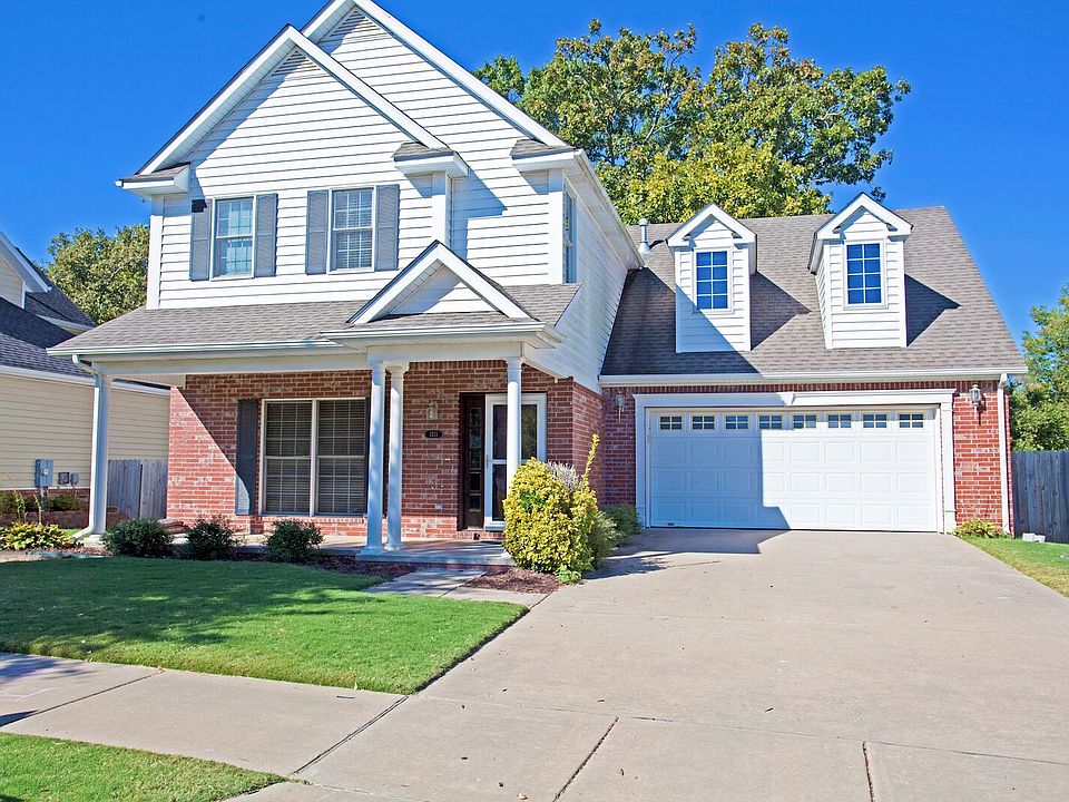 1st image of 1511 NE Young Ave