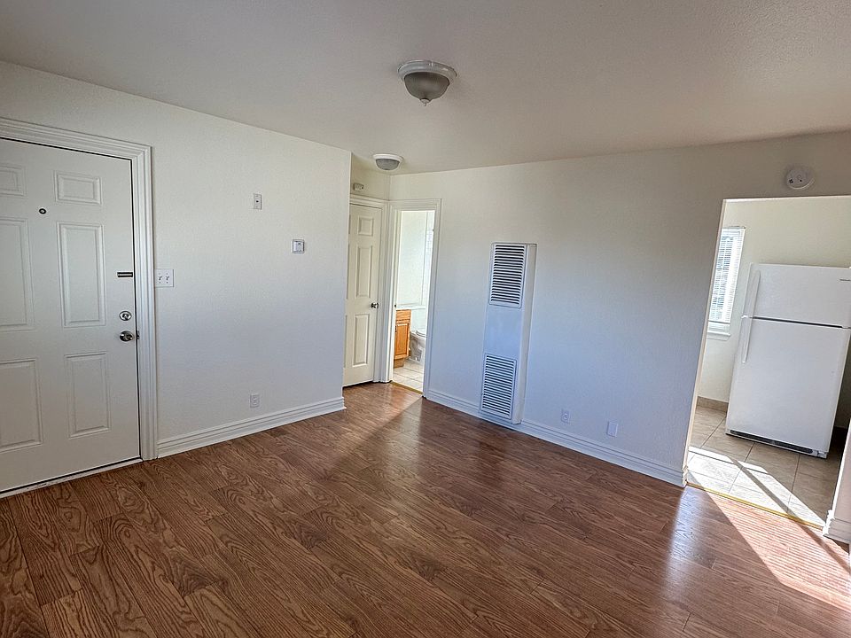 2nd image of 2130 Monroe St APT 7