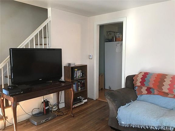 4th image of 217 Prospect Ave