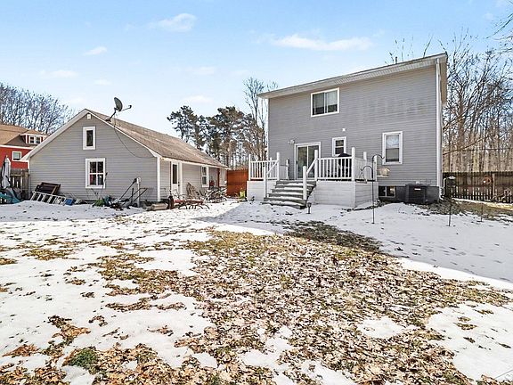 2nd image of 6812 W Decker Rd