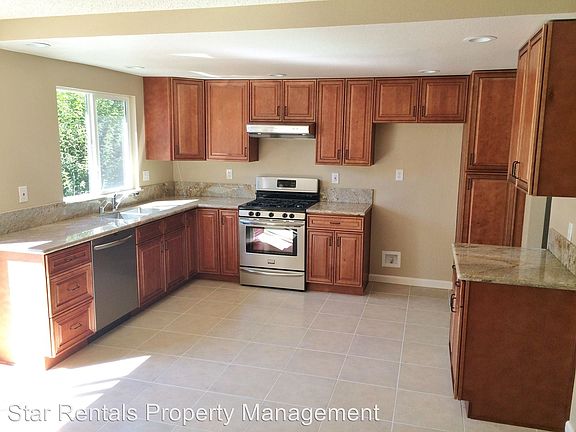 5th image of 124 Bel Air Dr