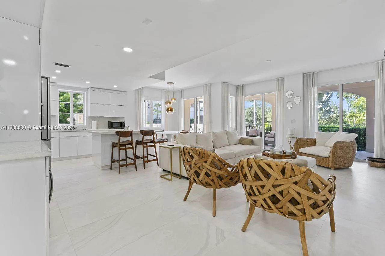 Seaside Condo — Photo 4
